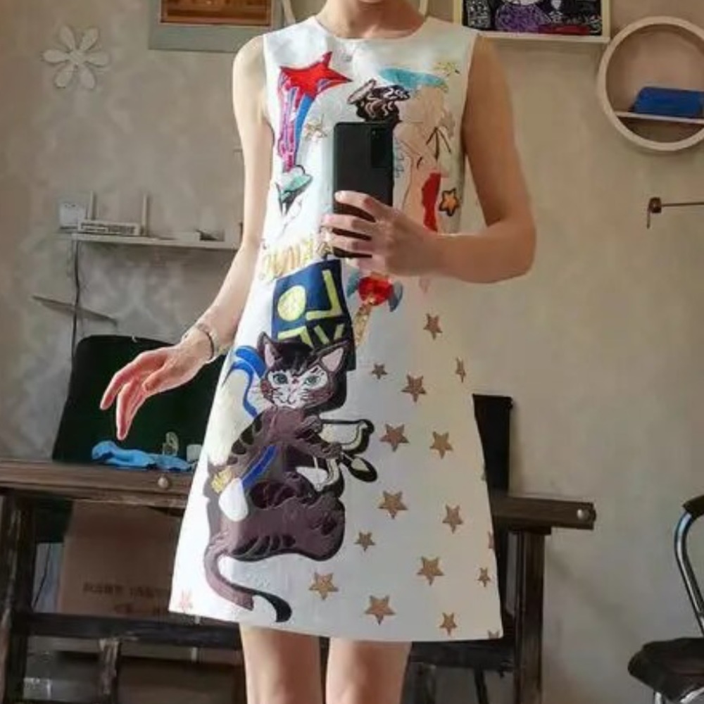 White Brocade Graphic Cat Design Dress - Picture 11 of 12